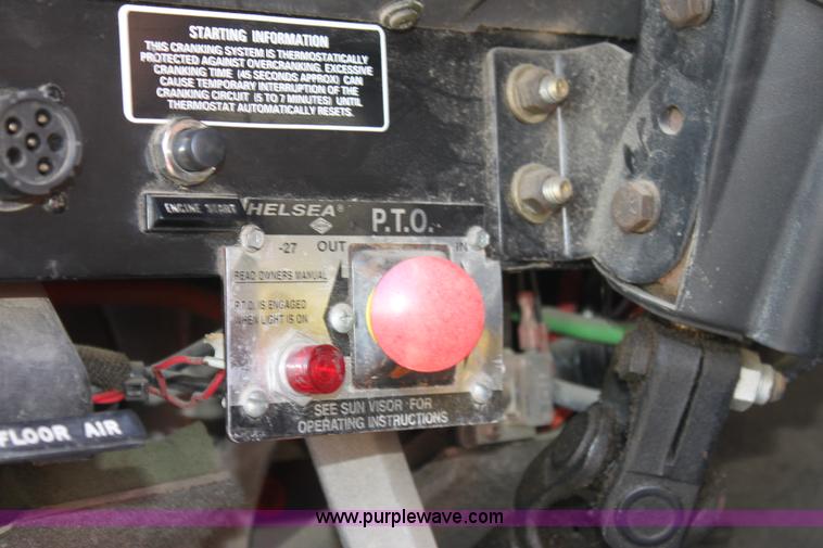 image for item E4293 1997 International 9200 tandem axle semi truck