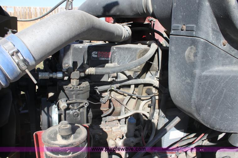 image for item E4293 1997 International 9200 tandem axle semi truck