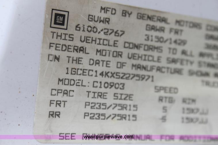 image for item E4303 1995 Chevrolet Silverado 1500 pickup truck