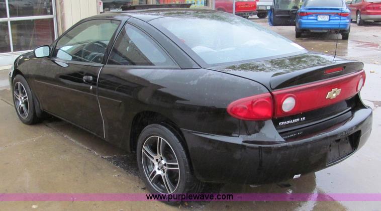 image for item E5651 2004 Chevrolet Cavalier LS