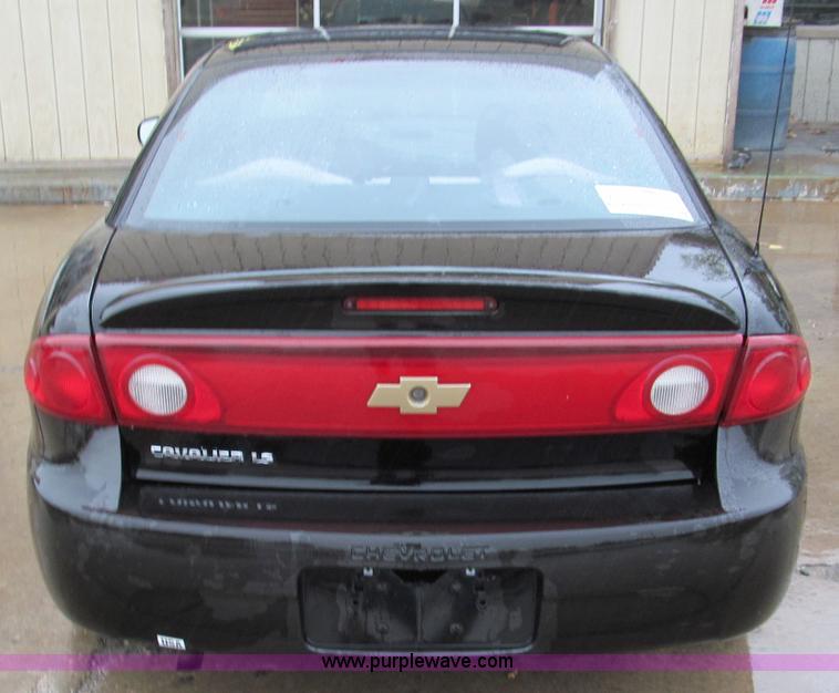 image for item E5651 2004 Chevrolet Cavalier LS