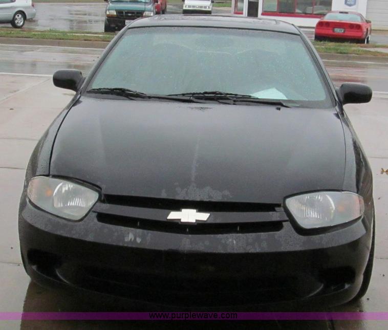 image for item E5651 2004 Chevrolet Cavalier LS