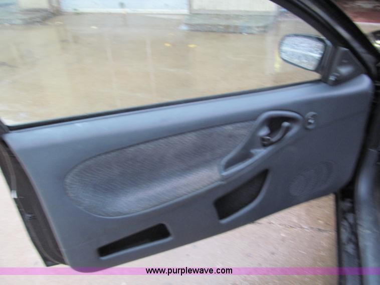 image for item E5651 2004 Chevrolet Cavalier LS