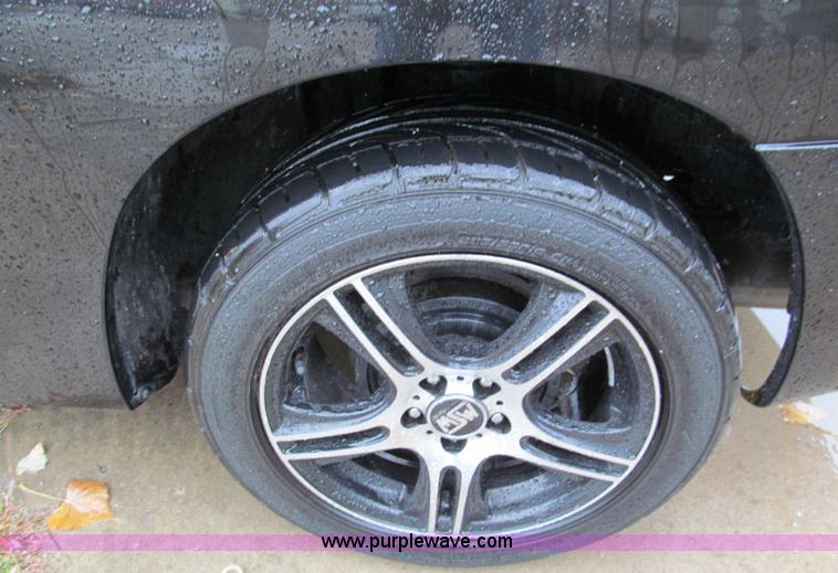 image for item E5651 2004 Chevrolet Cavalier LS