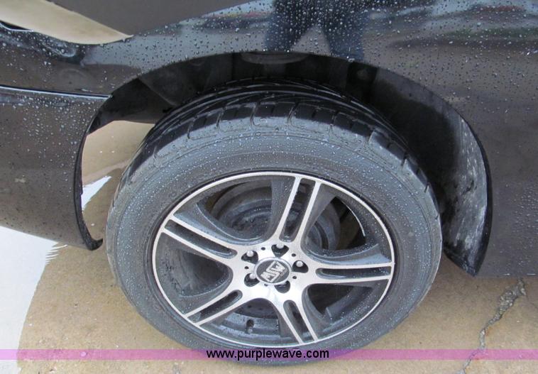 image for item E5651 2004 Chevrolet Cavalier LS