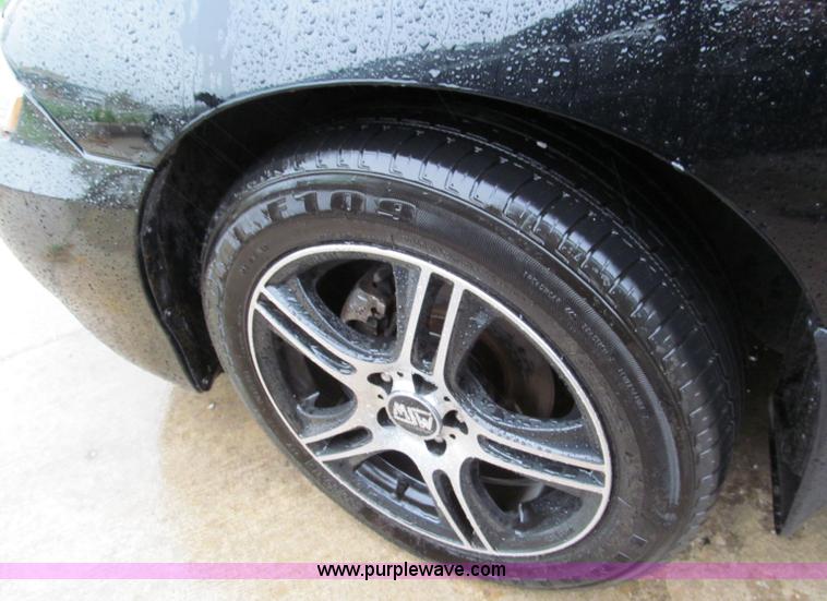 image for item E5651 2004 Chevrolet Cavalier LS