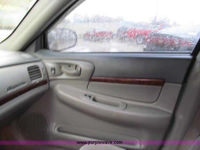 image for item E5652 2002 Chevrolet Impala