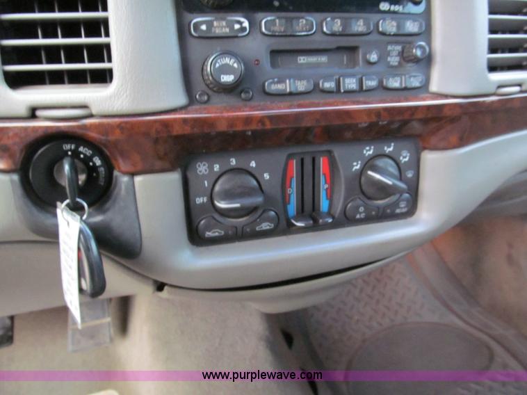 image for item E5652 2002 Chevrolet Impala