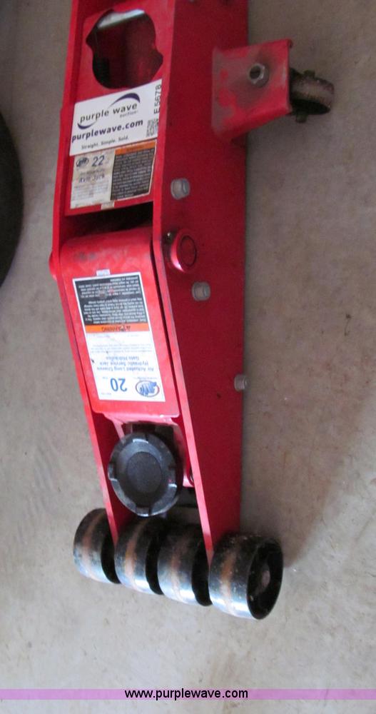 image for item E5678 20 ton floor jack
