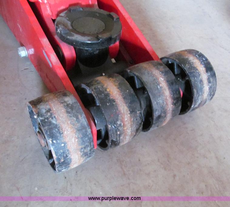 image for item E5678 20 ton floor jack