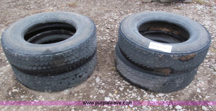 image for item E5699 (4) Bridgestone 295/75R22.5 tires