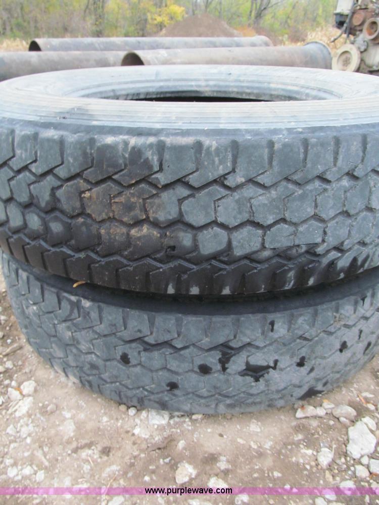 image for item E5699 (4) Bridgestone 295/75R22.5 tires