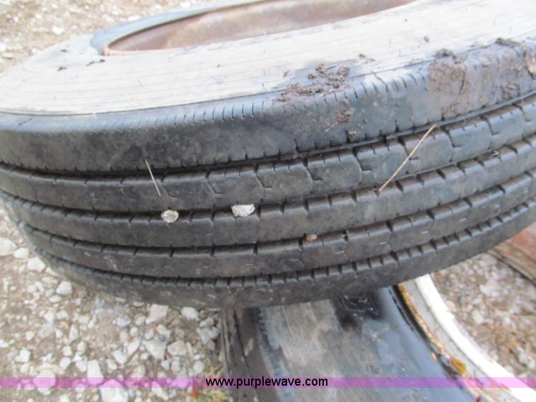 image for item E5700 (3) 11R22.5 tubless tires