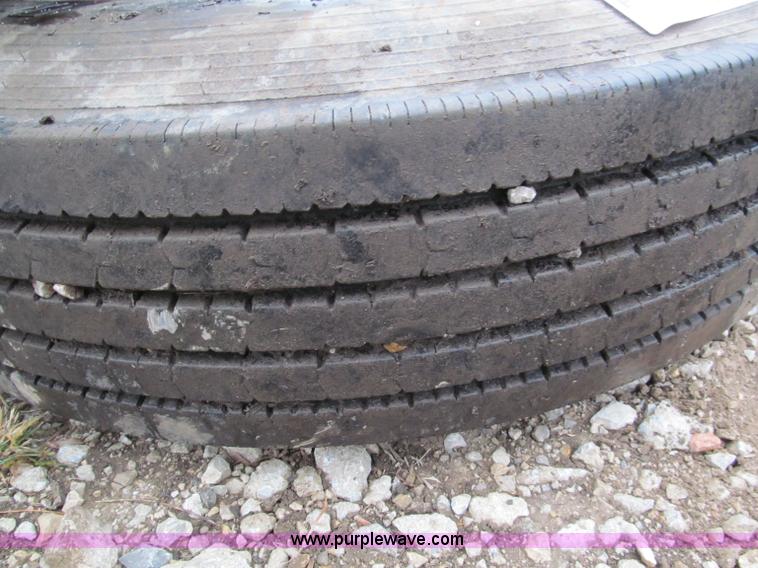 image for item E5700 (3) 11R22.5 tubless tires