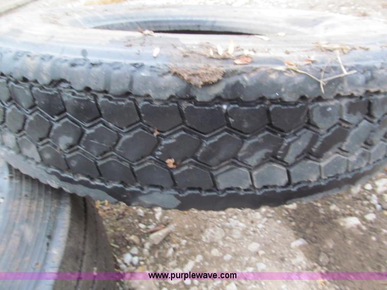 image for item E5700 (3) 11R22.5 tubless tires