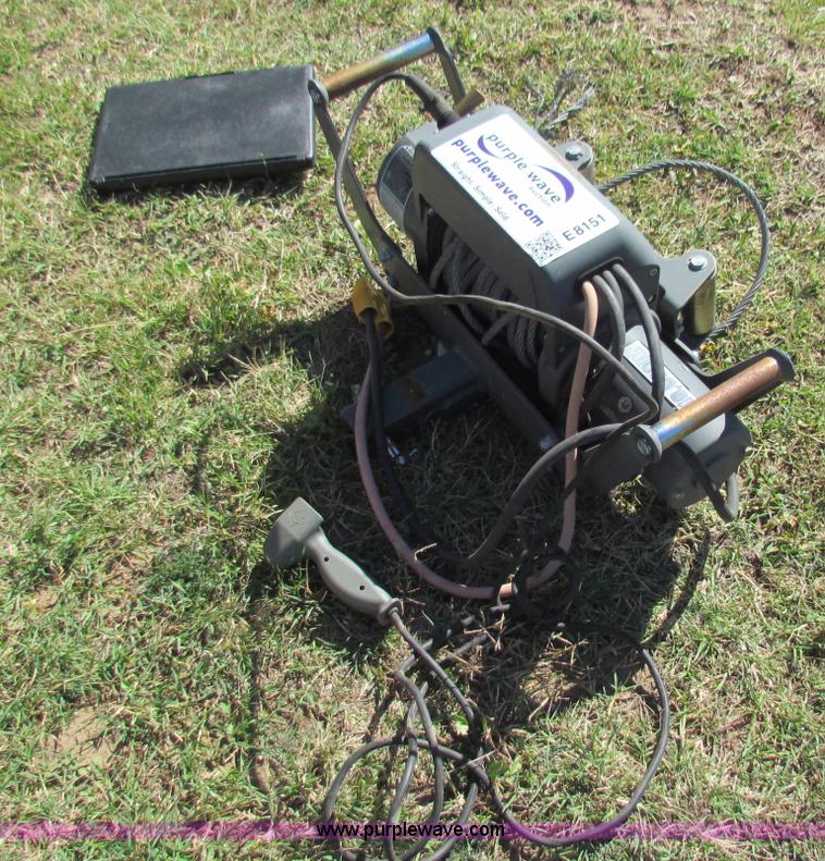 image for item E8151 Champion 10000 winch