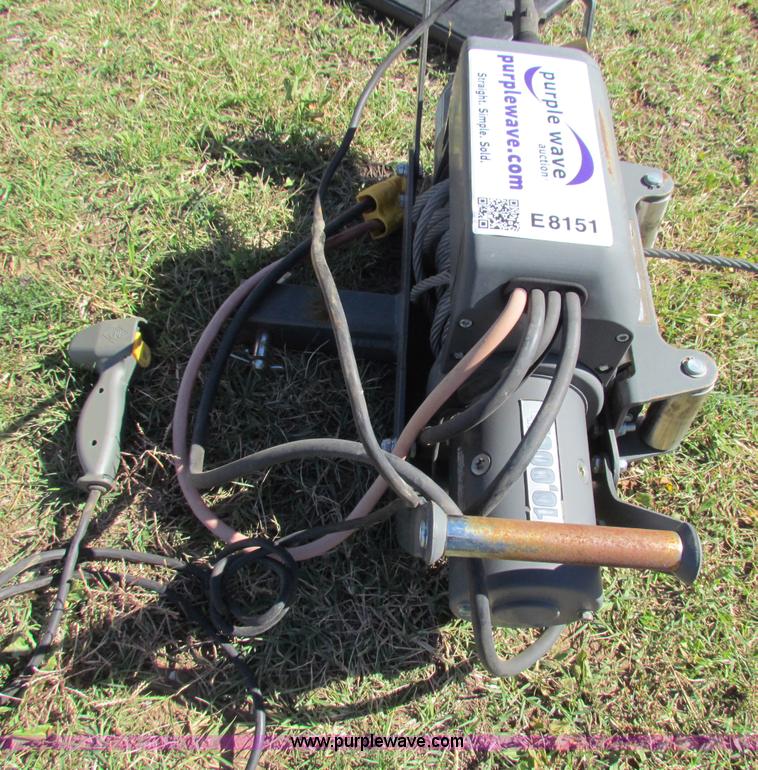 image for item E8151 Champion 10000 winch
