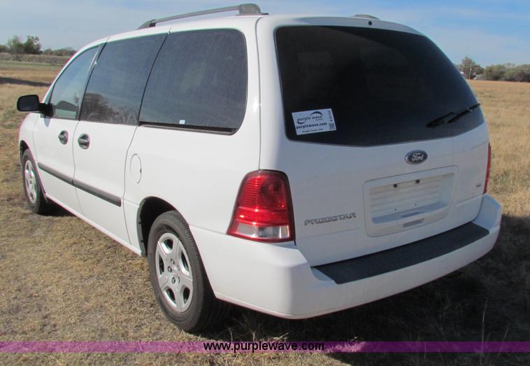 image for item E8152 2006 Ford Freestar SE minivan