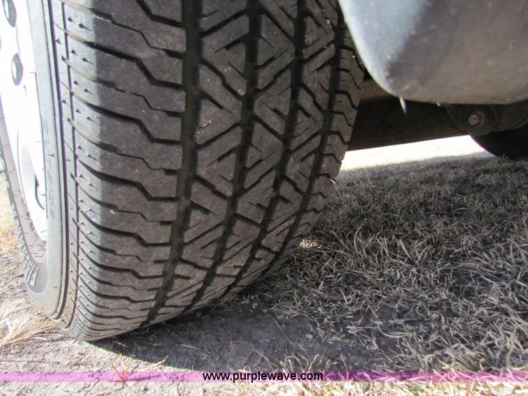 image for item E8152 2006 Ford Freestar SE minivan