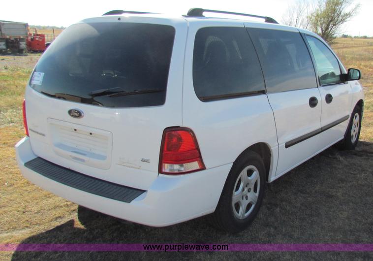 image for item E8153 2006 Ford Freestar SE minivan