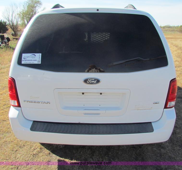 image for item E8153 2006 Ford Freestar SE minivan