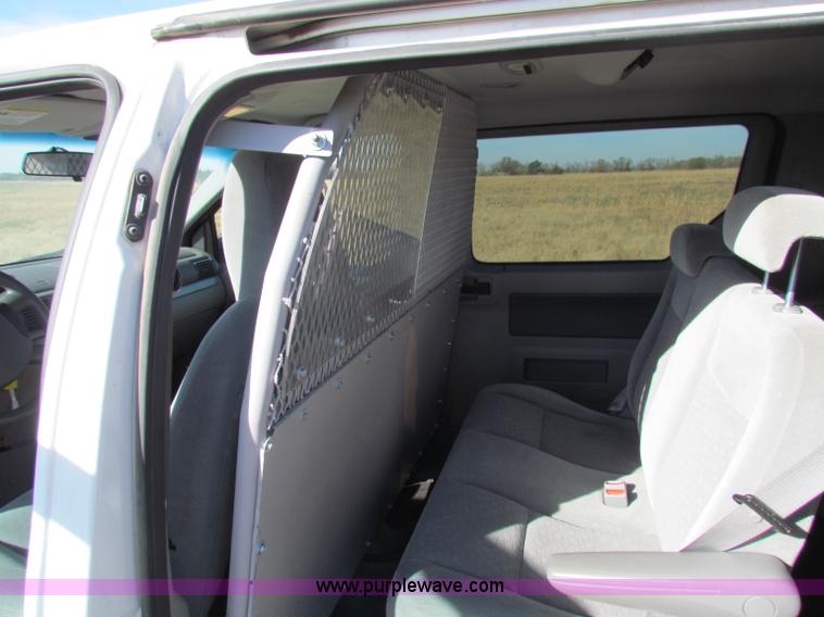 image for item E8153 2006 Ford Freestar SE minivan