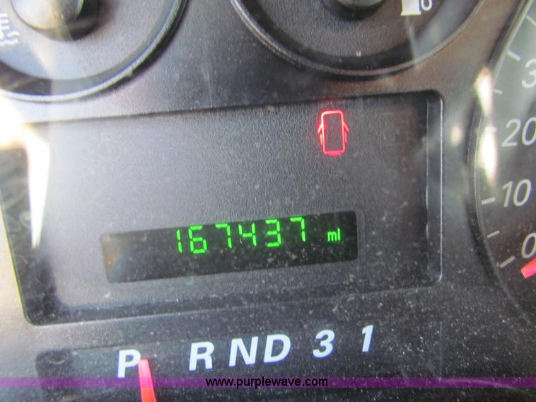 image for item E8153 2006 Ford Freestar SE minivan