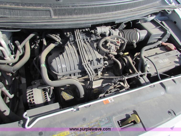 image for item E8153 2006 Ford Freestar SE minivan