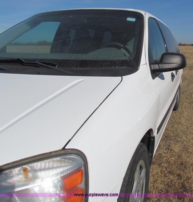 image for item E8153 2006 Ford Freestar SE minivan