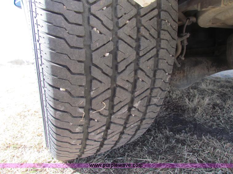 image for item E8153 2006 Ford Freestar SE minivan