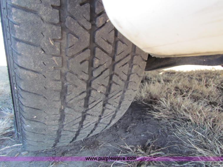 image for item E8153 2006 Ford Freestar SE minivan