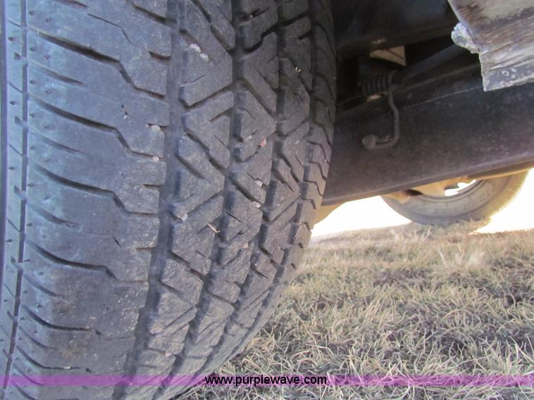 image for item E8153 2006 Ford Freestar SE minivan