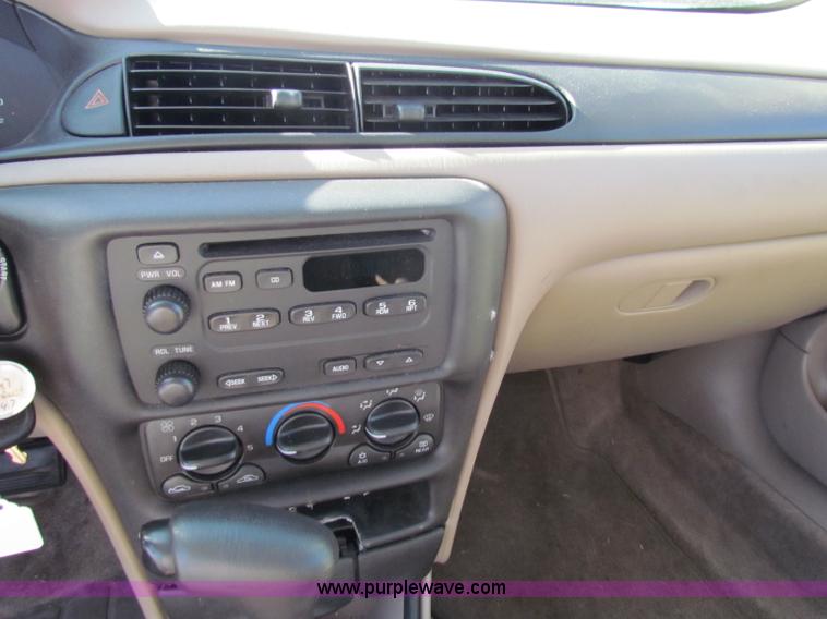 image for item E8155 2005 Chevrolet Malibu