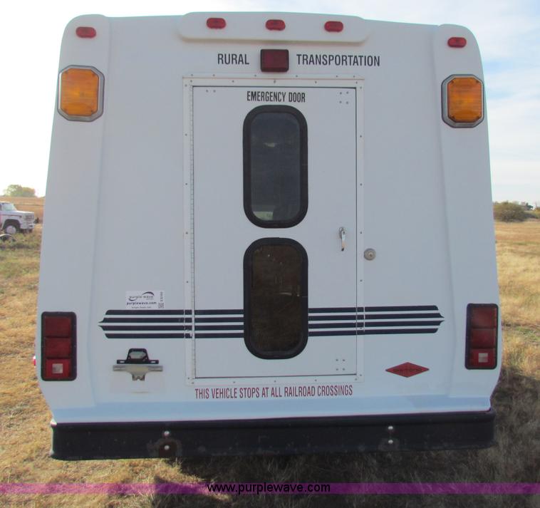 image for item E8160 2001 Chevrolet Express G3500 Cutaway bus