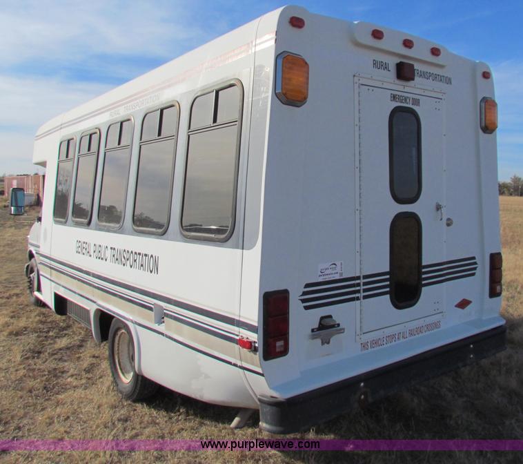 image for item E8160 2001 Chevrolet Express G3500 Cutaway bus