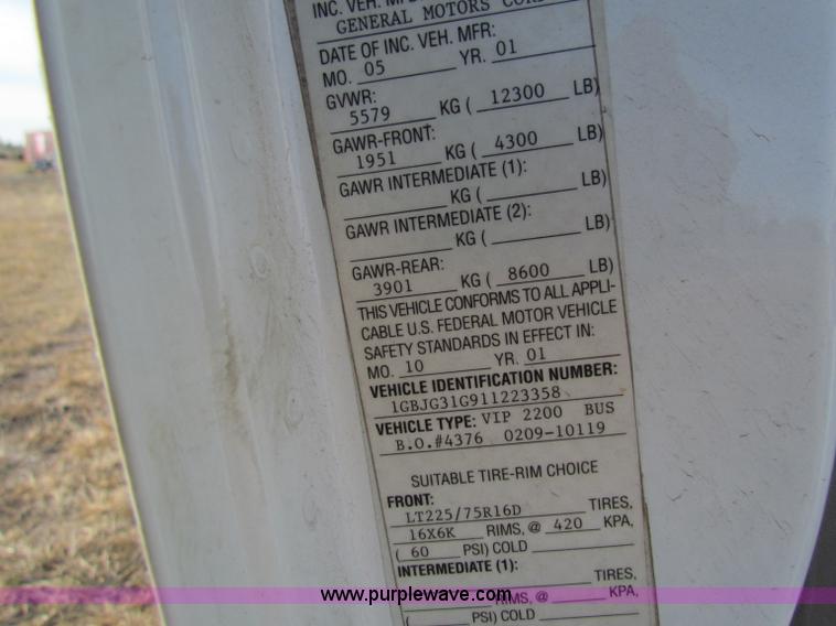 image for item E8160 2001 Chevrolet Express G3500 Cutaway bus