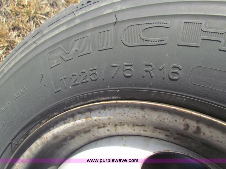 image for item E8160 2001 Chevrolet Express G3500 Cutaway bus