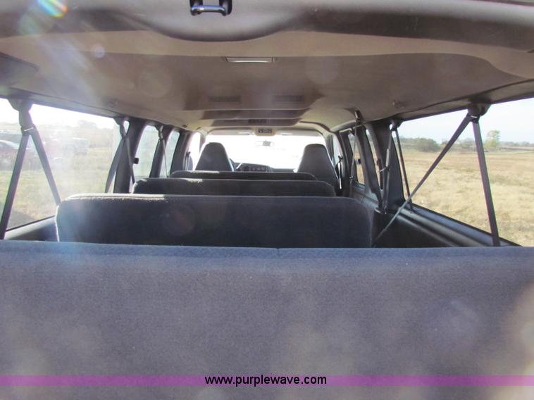 image for item E8163 2001 Chevrolet Express G3500 van