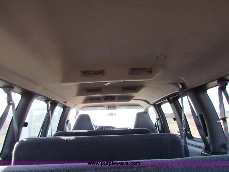 image for item E8163 2001 Chevrolet Express G3500 van