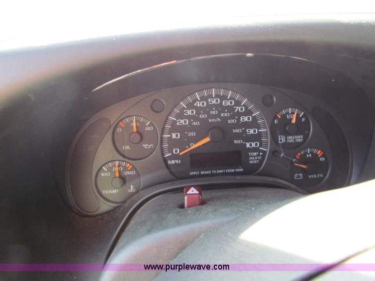 image for item E8163 2001 Chevrolet Express G3500 van