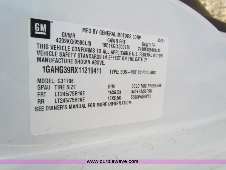 image for item E8163 2001 Chevrolet Express G3500 van