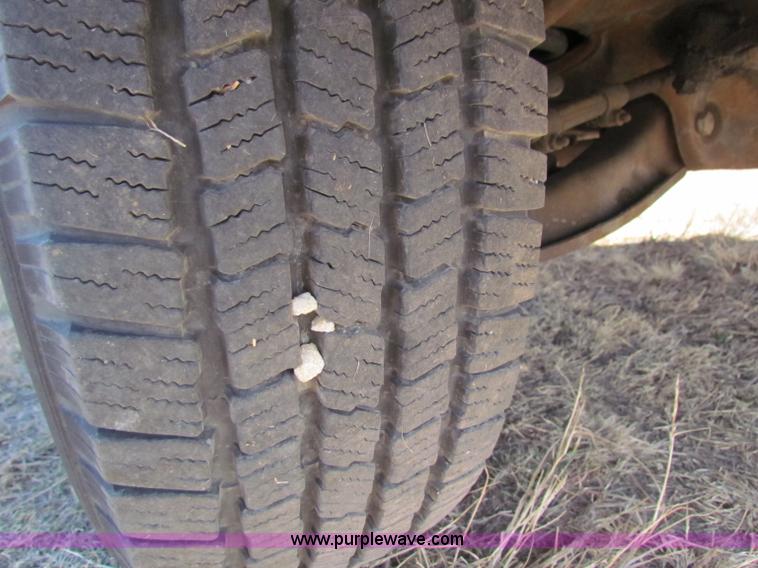 image for item E8163 2001 Chevrolet Express G3500 van