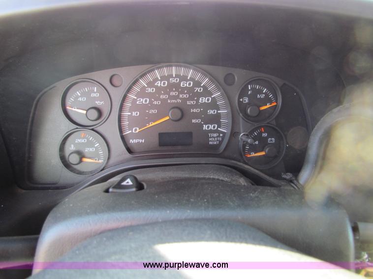 image for item E8164 2004 Chevrolet Express G1500 van