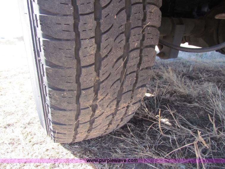 image for item E8164 2004 Chevrolet Express G1500 van