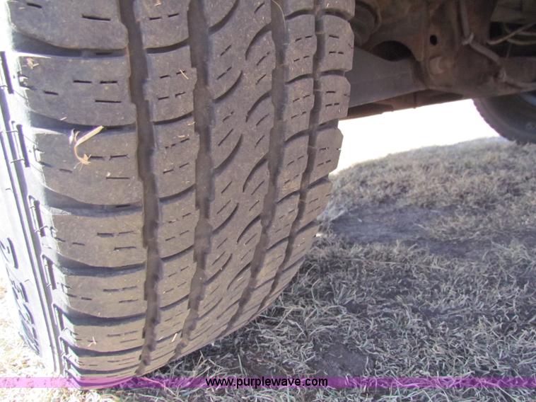 image for item E8164 2004 Chevrolet Express G1500 van