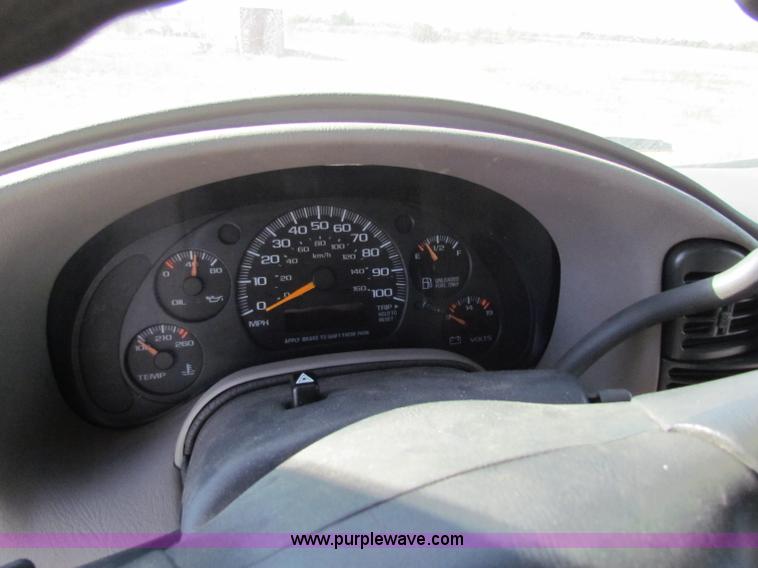 image for item E8165 2001 Chevrolet Astro LS van