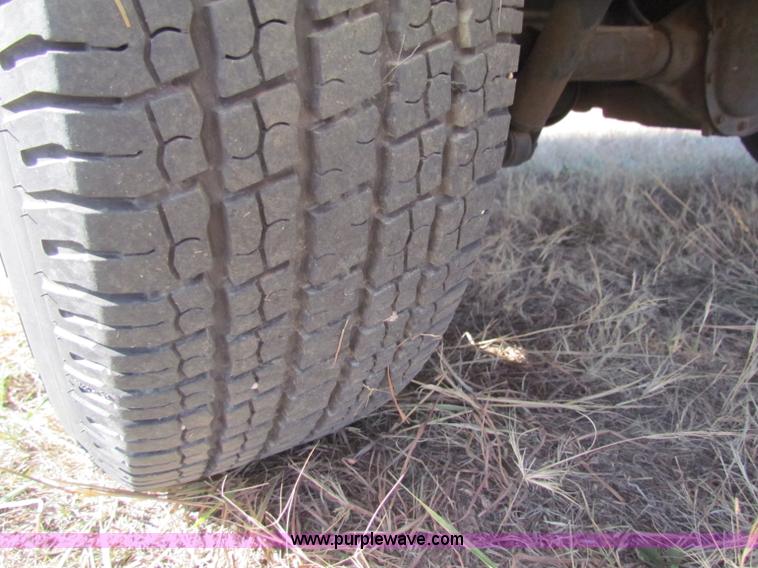 image for item E8165 2001 Chevrolet Astro LS van