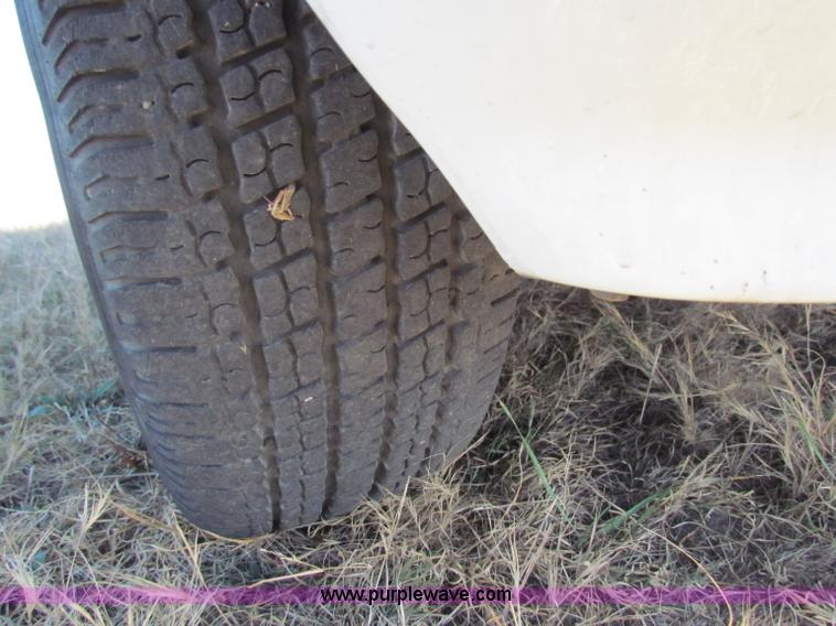 image for item E8165 2001 Chevrolet Astro LS van