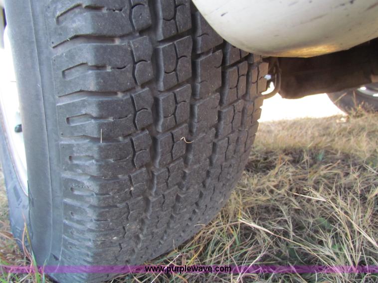 image for item E8165 2001 Chevrolet Astro LS van