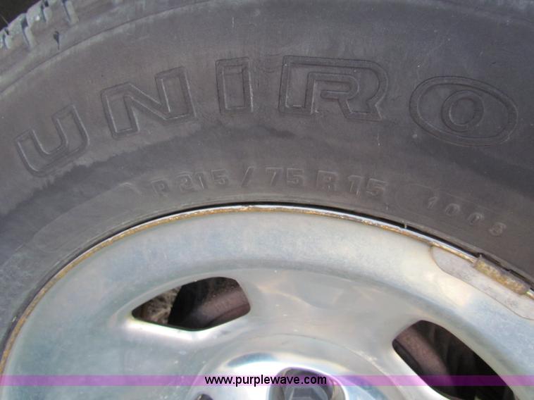 image for item E8165 2001 Chevrolet Astro LS van